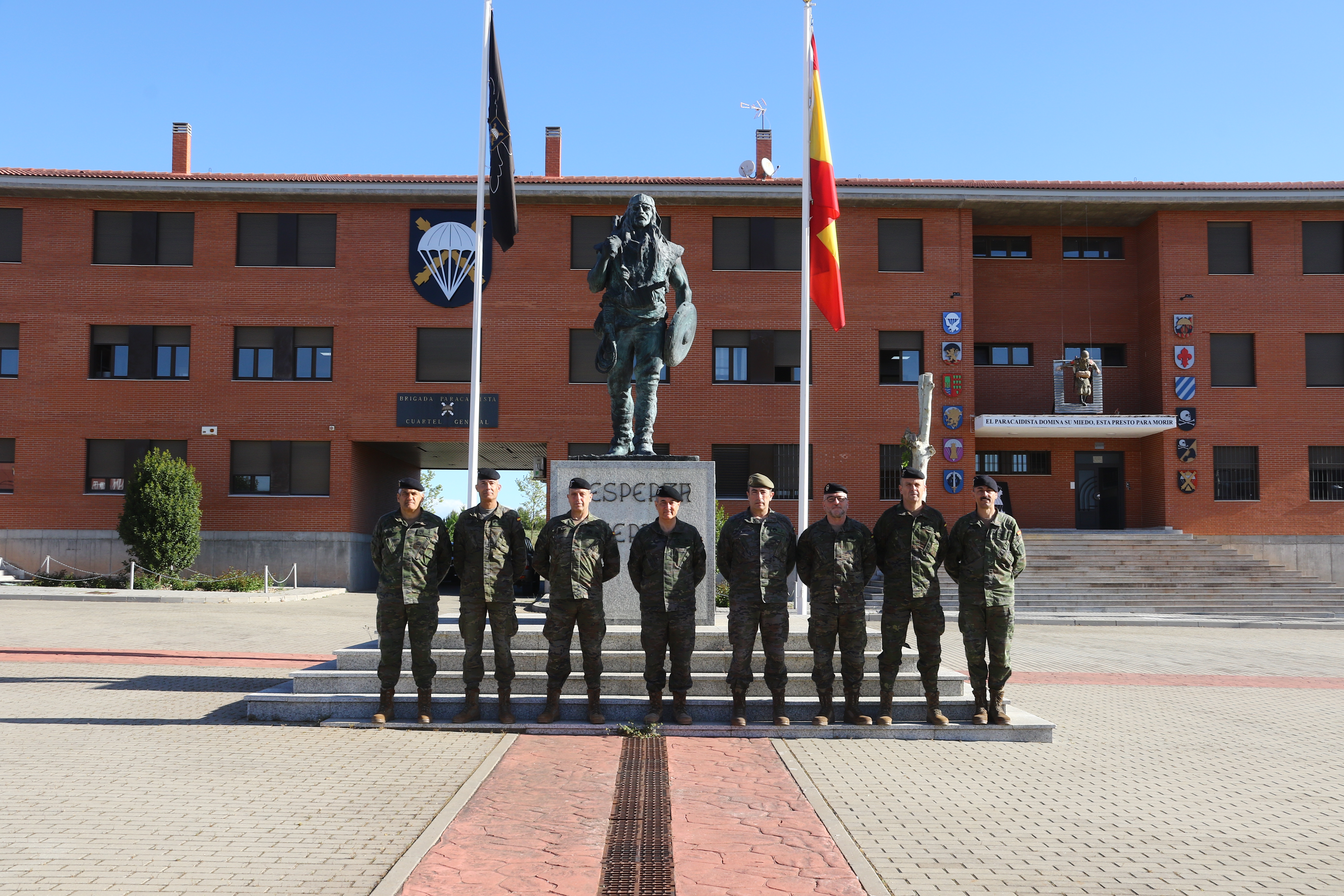 Jornada de trabajo en la Brigada 'Almogávares' VI de Paracaidistas