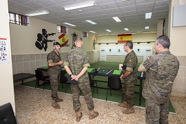El General Jefe de la BRI XI visita la nueva galería de tiro.