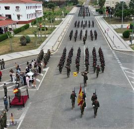 Desfile de las Unidades presentes en el acto 