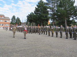 El General pasando revista a la Fuerza en formación