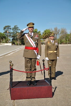 La autoridad recibiendo novedades
