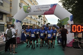 Personal del Centro llegando a meta