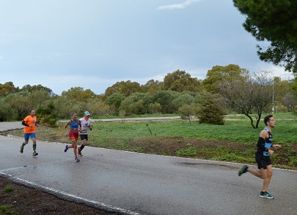 Participantes durante el desarollo del cross