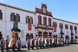 La bandera Nacional en formación