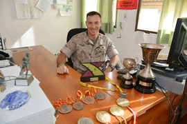 En su puesto de trabajo.