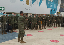 General despidiendo al contingente