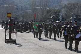 Desfile frente autoridad.