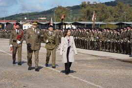La ministra pasando revista a la formación