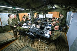 Foto general del puesto de mando.