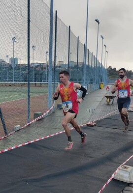 Cabo tirado en cabeza