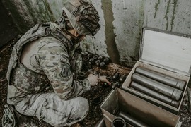 Puesto de municionamiento de granadas de mano