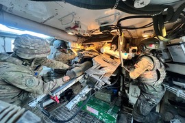 Sirvientes de ATP M-109 cargando