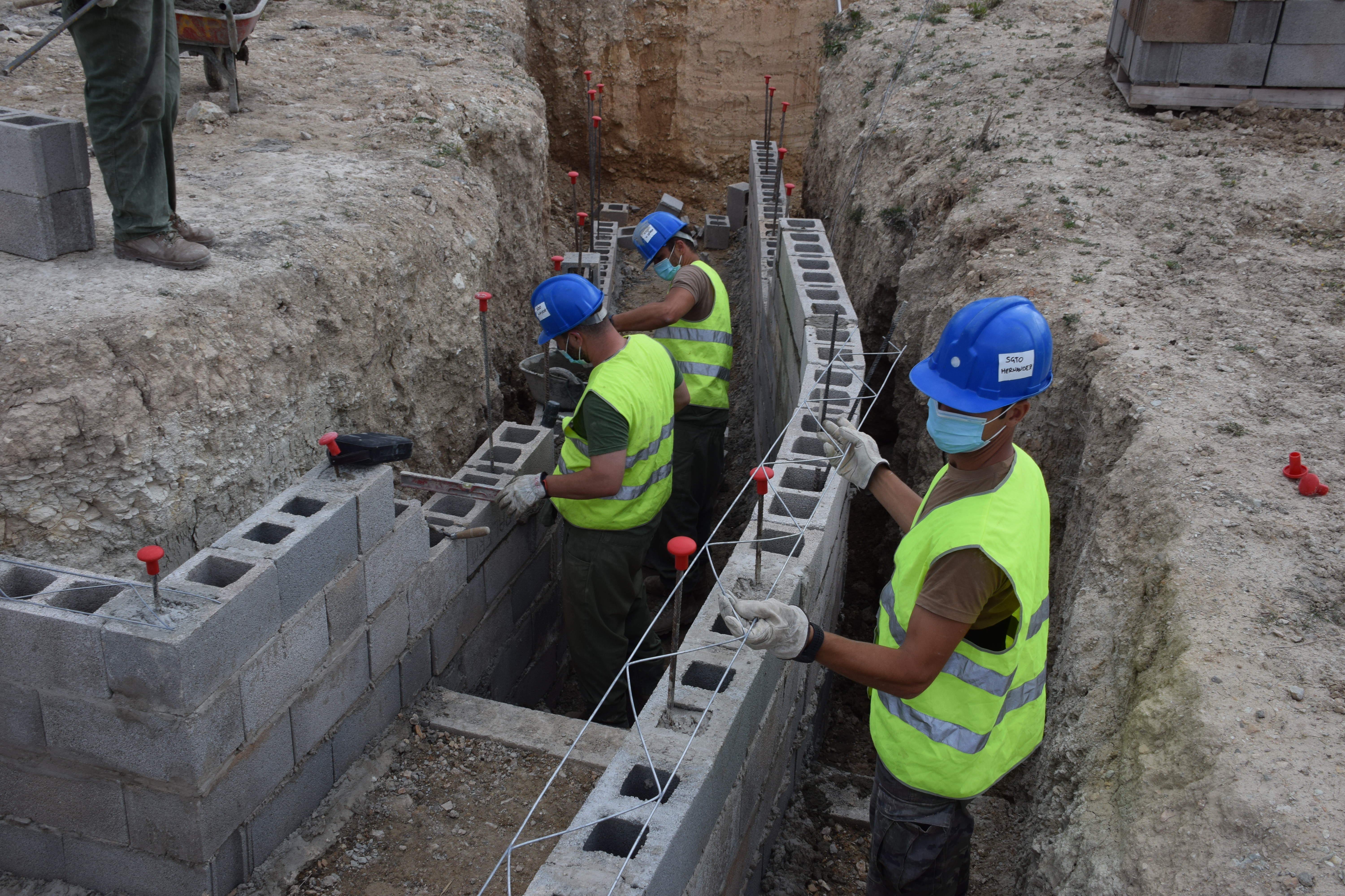 CONSTRUCCIÓN DE UNA POSICIÓN DEFENSIVA POR PARTE DE LA SECCIÓN DE INGENIEROS DE LA UNIDAD DEL CUARTEL GENERAL