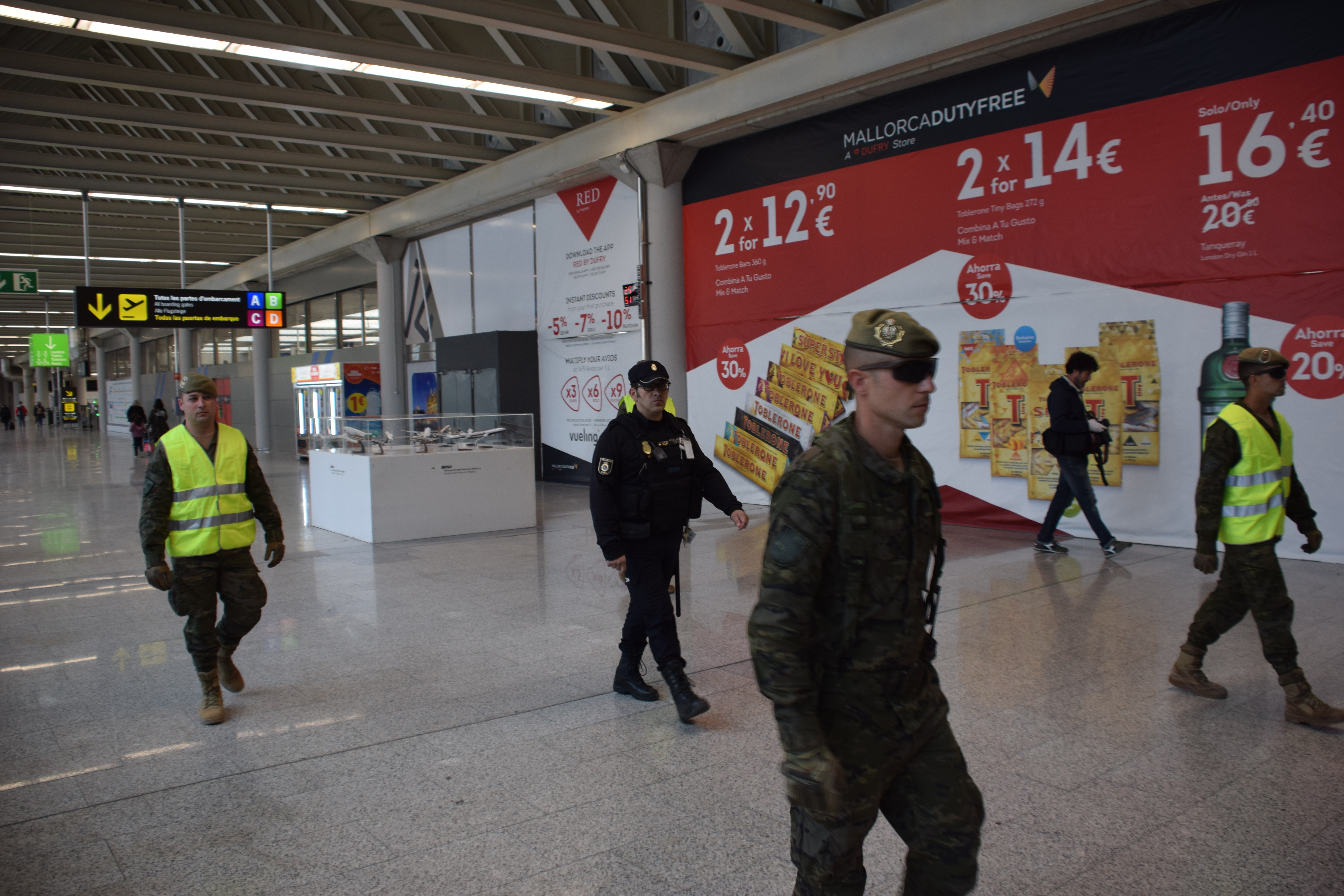 PATRULLA A PIE AEROPUERTO DE PALMA, OPERACIÓN BALMIS