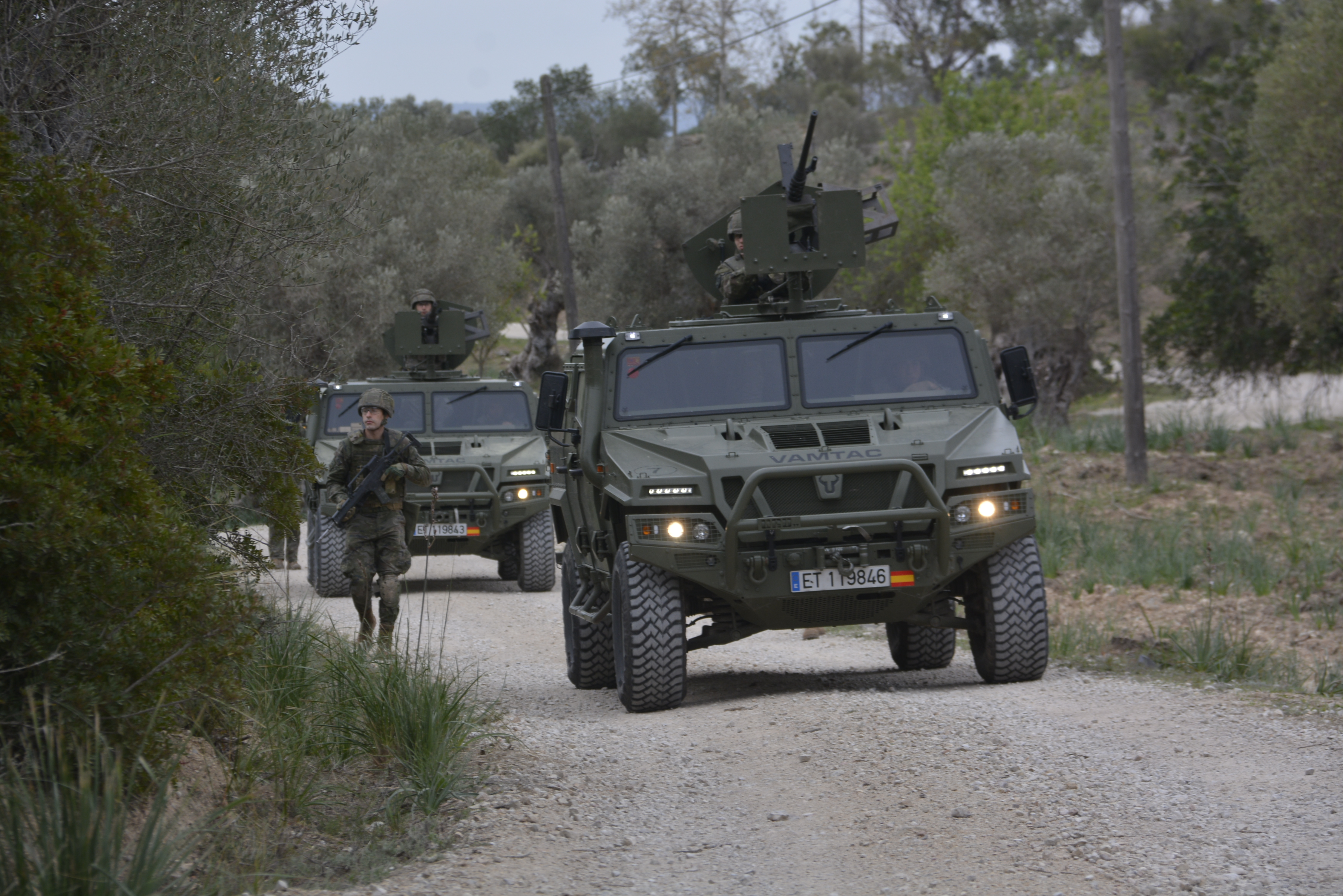 AVANCE DE UN PELOTÓN DE BATALLÓN DE INFANTERÍA FILIPINAS