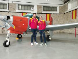 El sargento y la cabo mayor.