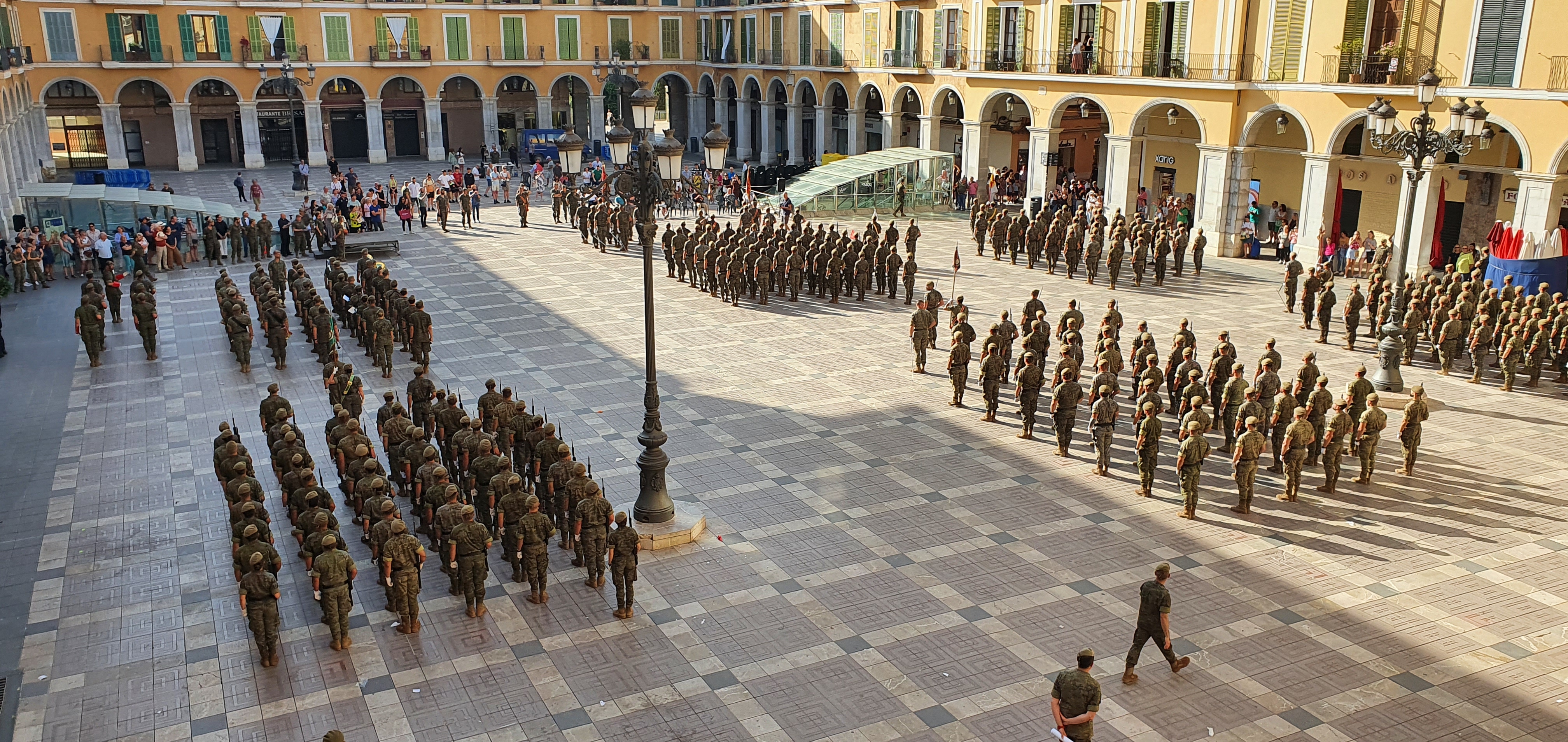 ACTO CELEBRACIÓN 150º ANIVERSARIO RI 47 EN LA PLAZA MAYOR DE PALMA
