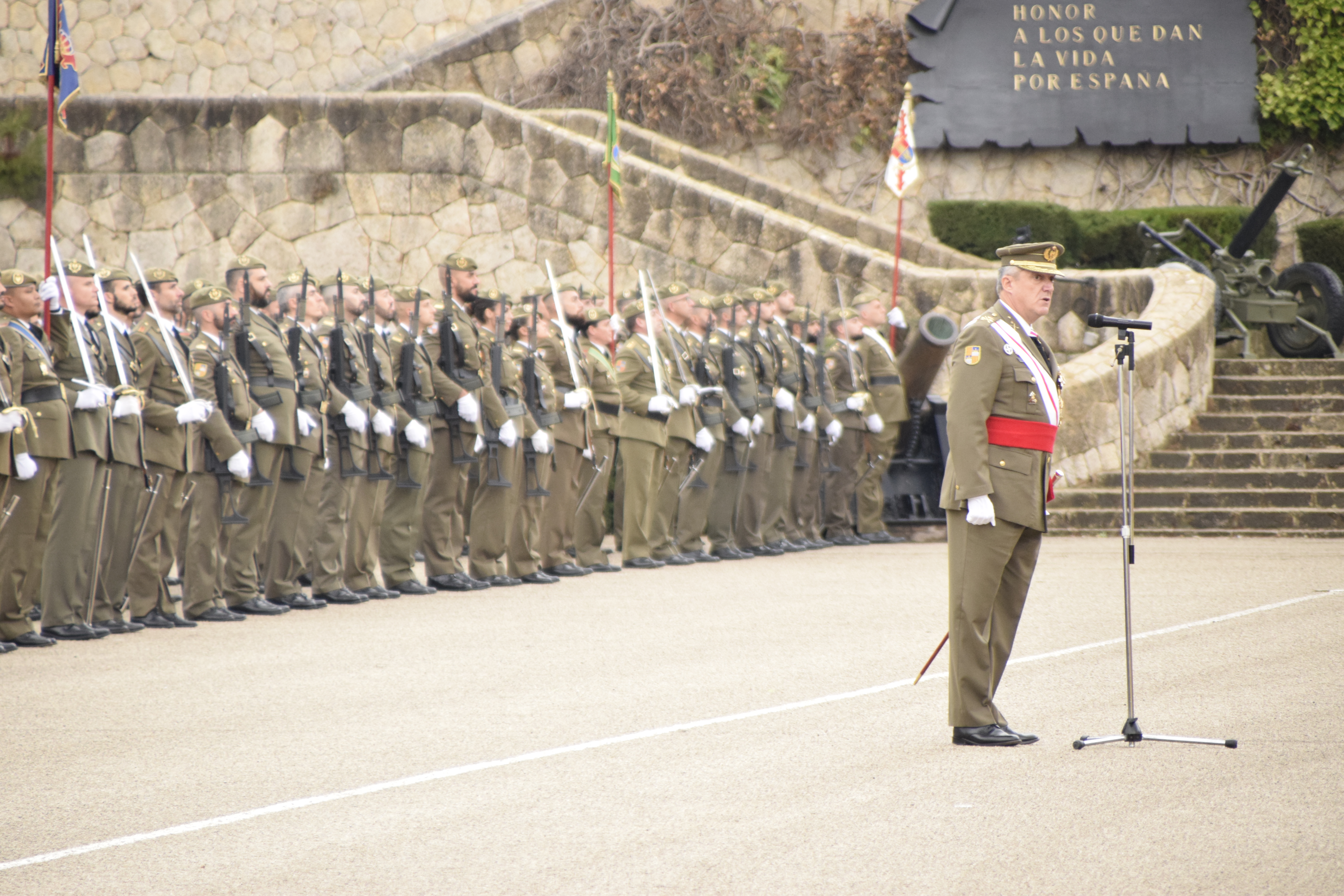 EL COMANDANTE GENERAL PRESIDIENDO EN EL DÍA DE LA INFANTERÍA, LA INMACULADA CONCEPCIÓN