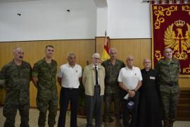 Con el Jefe del Regimiento