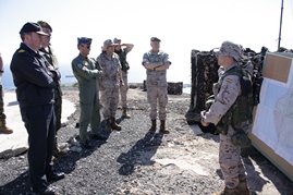 Momendo de la visita al FDC del GAAA I/94