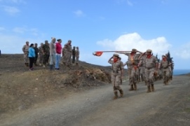 La Cía. Honores desfilando ante los asistentes