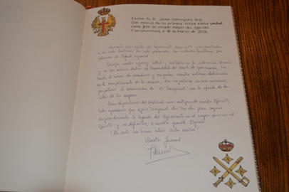 Libro de Honor firmado por el JEME
