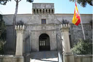 Entrada a la Biblioteca