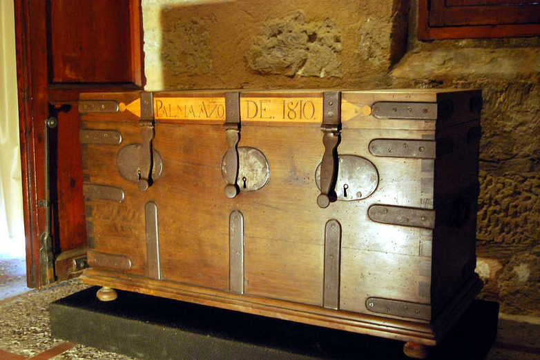 Arcón Jefe de Regimiento