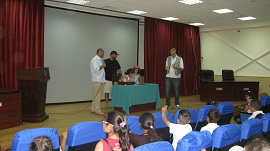 El_Teniente_Juste_haciendo_de_las_suyas.