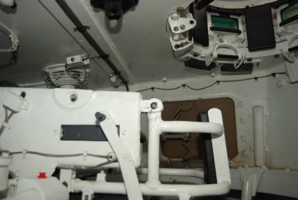 Interior de la torre desde el asiento del tirador.