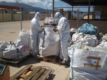 140910 Recogida de restos de uralita.