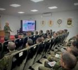 El Suboficial Mayor del GREG 52 realizó una visita al centro de Formación de Tropa nº1