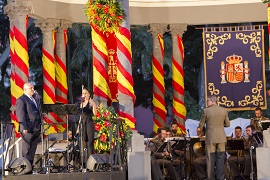 Momento de la actuación de la Soprano y el Barítono