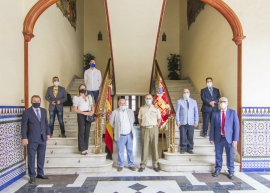 Foto de grupo asistentes a la presentación