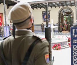 Rendición de honores al Teniente General