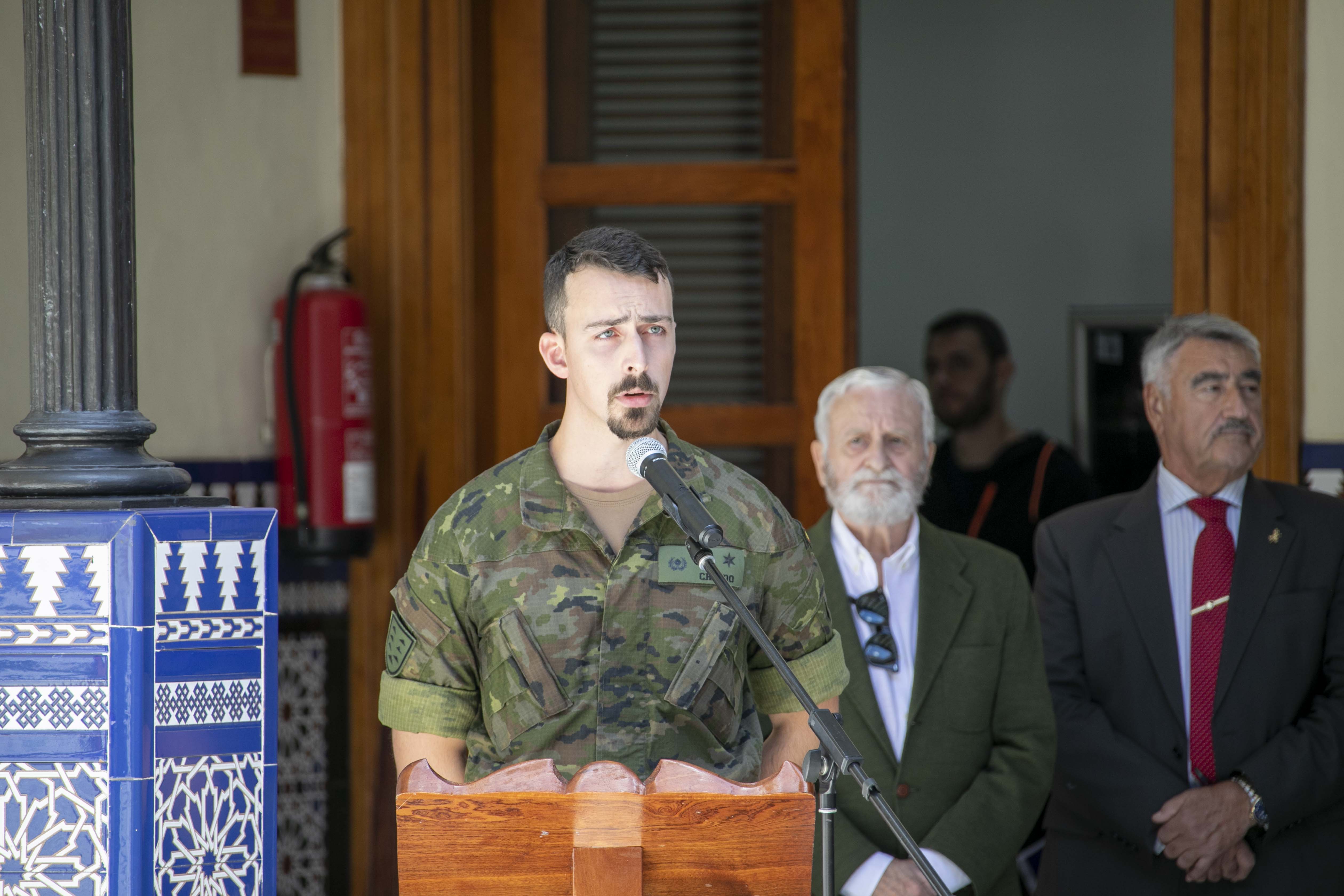 Alocución del Oficial más moderno de la plaza.