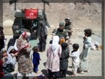 ASISTENCIA SANITARIA EN POBLADO AFGANO