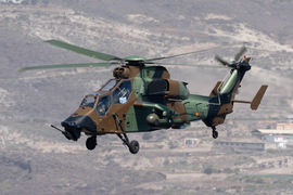 Un helicóptero HA-28 