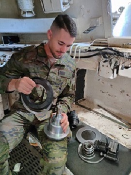 Práctica con una pieza de artillería