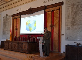 Presentación a cargo del coronel director