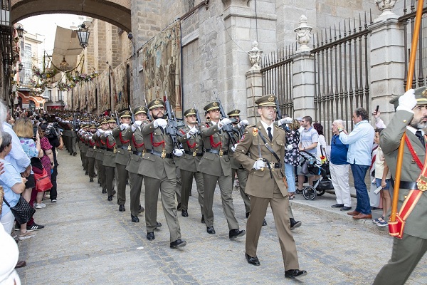 Cadetes en la procesión