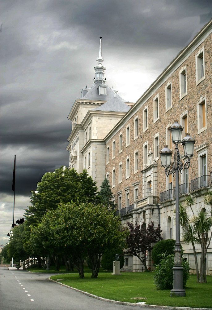 Fachada Lateral Academia