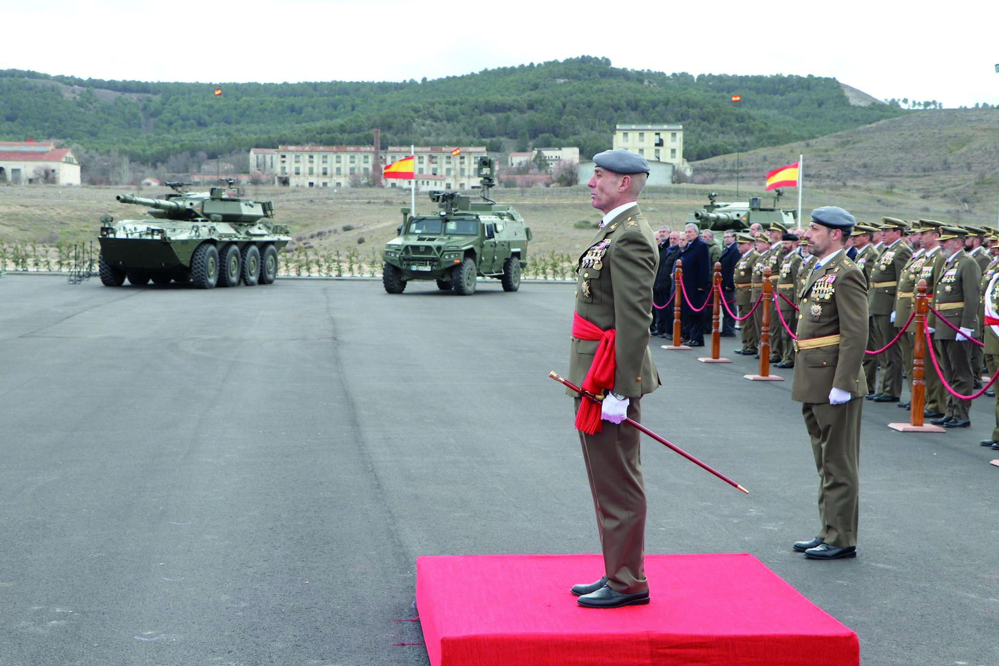 General Pardo de Santayana presidiendo el acto