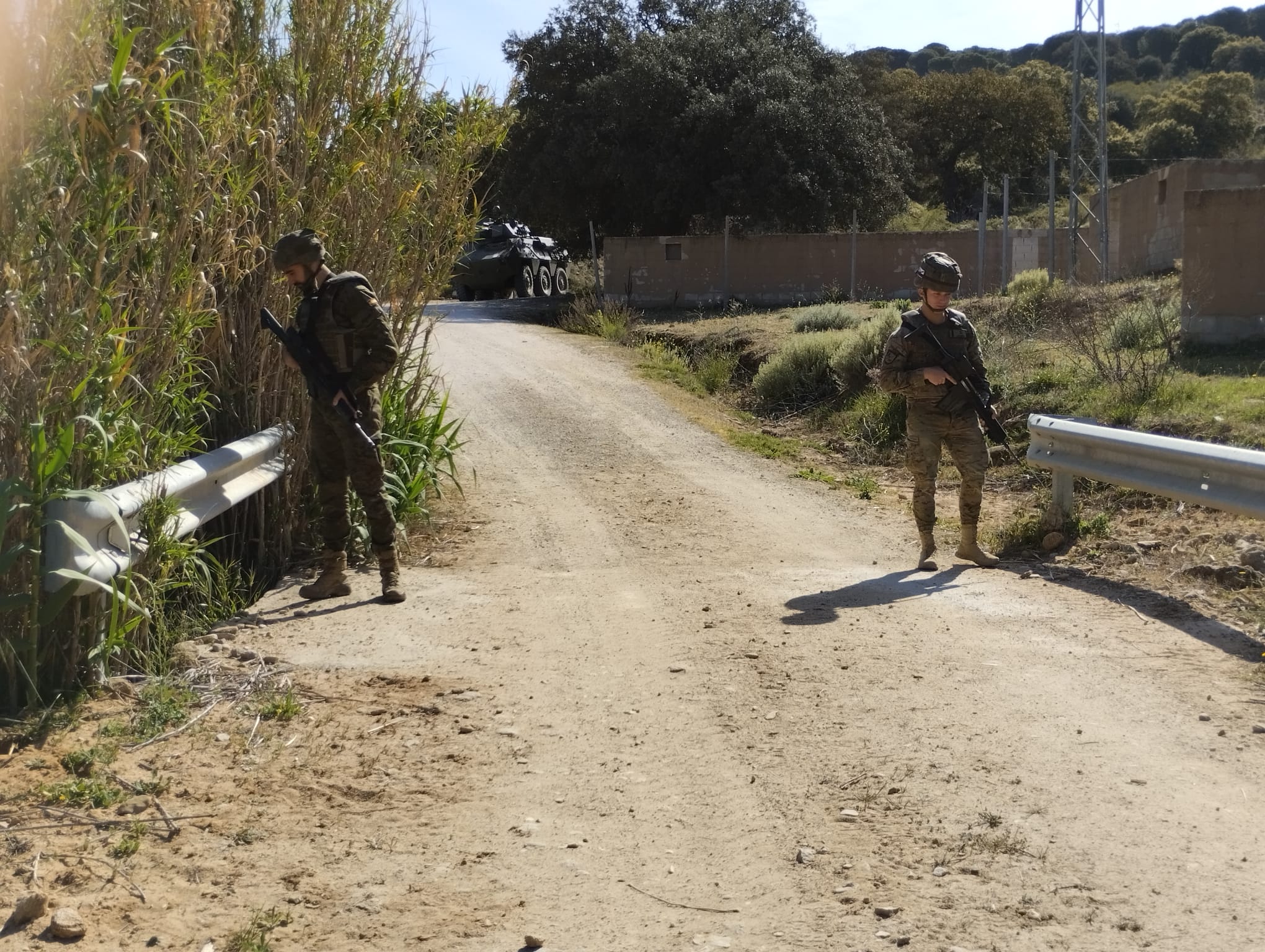 Patrulla reconociendo un punto