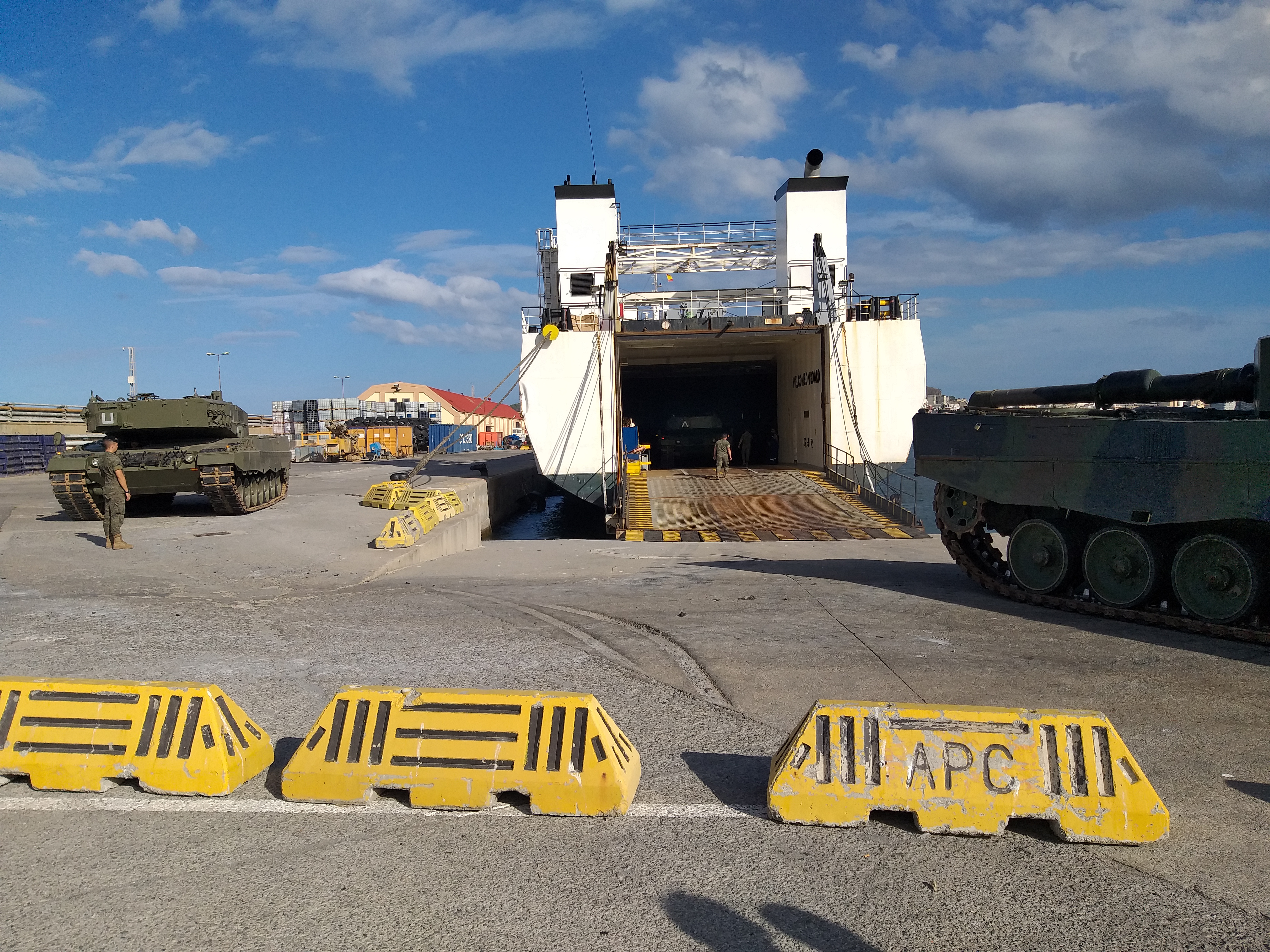 CAZADORES DE ÁFRICA EN DESIERTO