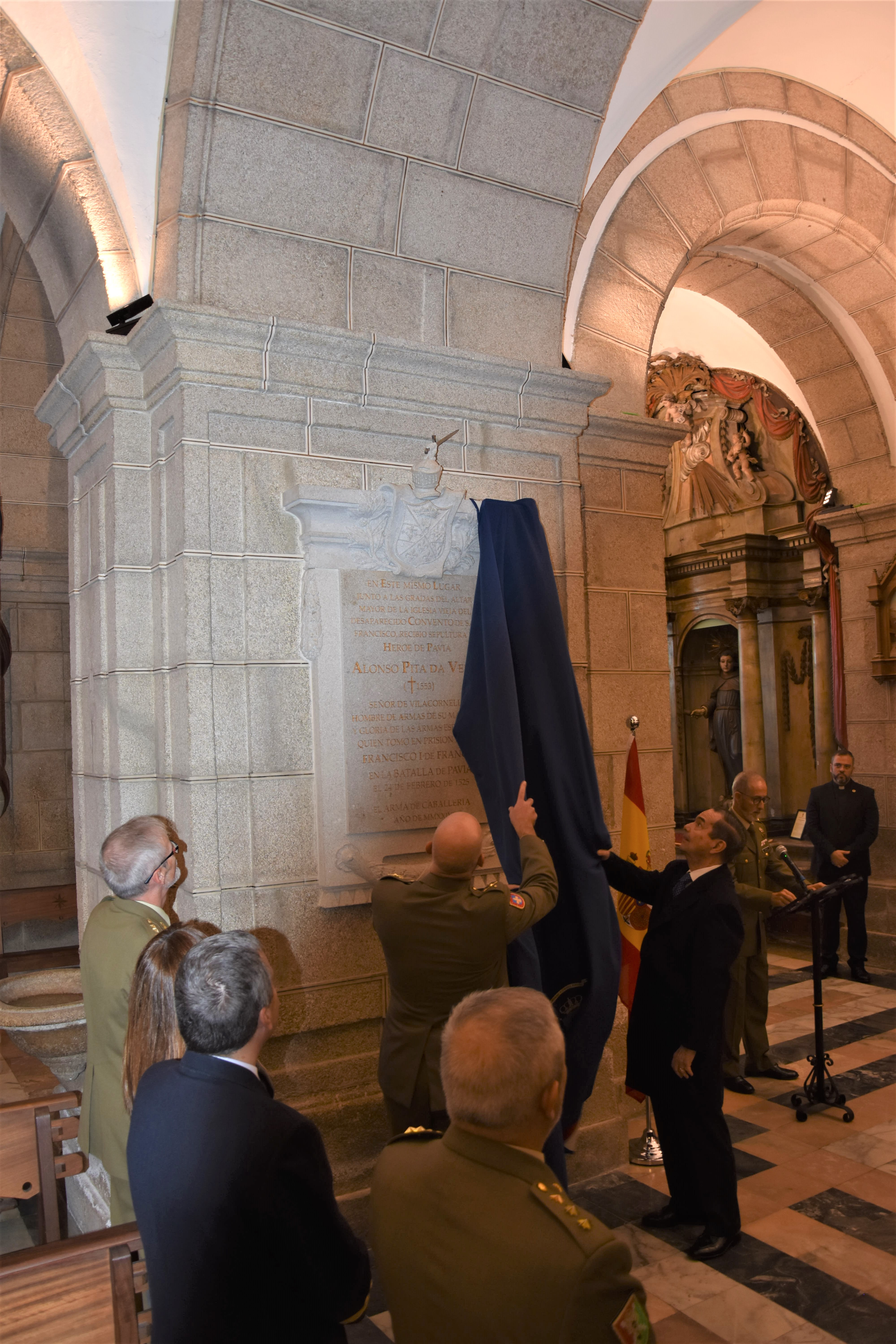 El GB Zalvide y el almirante Pita da Veiga descubren la placa