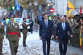 Honores en la Plaza de San Pablo