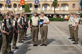 DIRACLOG entrega reconocimiento al nº 1 del curso