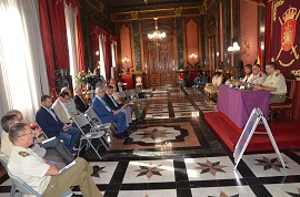Mesa de Presidencia del acto