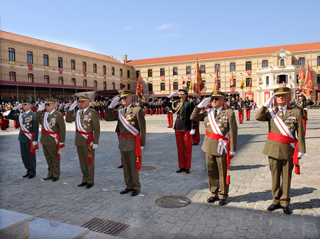 Componentes de la Promoción participan en el Acto a los Caídos